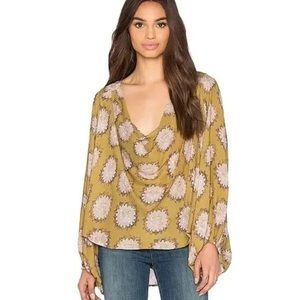 Free people top size XS new olive green